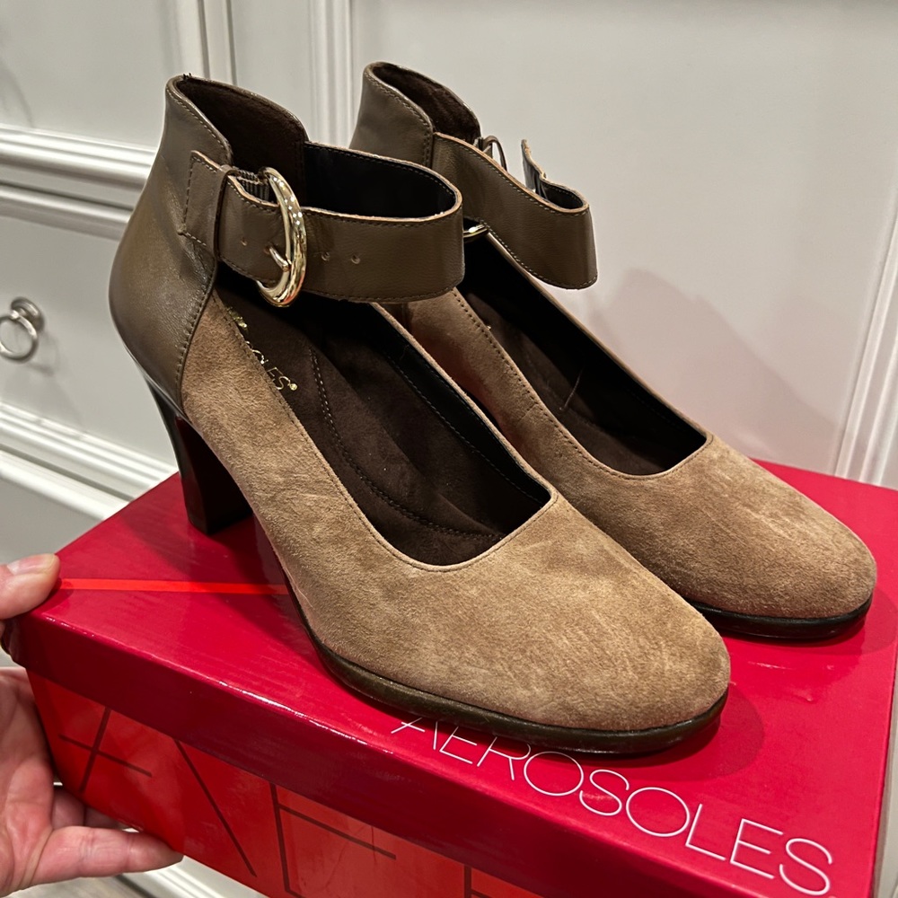 Aerosoles Brown Suede Pumps (w/memory foam footbed)